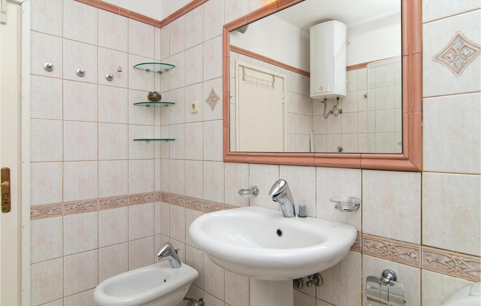 3 Bedroom Cozy Home In 수페타르 외부 사진